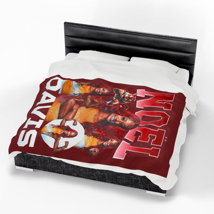 Noël Davis 60"-80" Plush Blanket