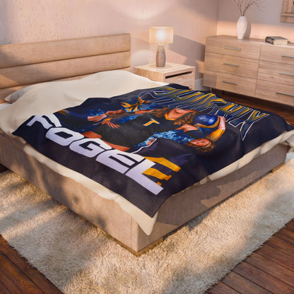 Phoenix Fogel 60"-80" Plush Blanket