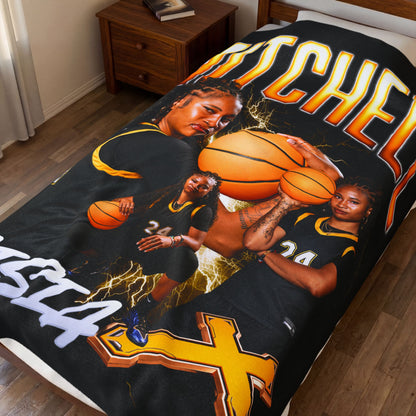 Daisia Mitchell 60"-80" Plush Blanket