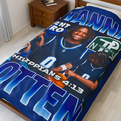Iyanna Cotten 60"-80" Plush Blanket